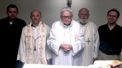 Pope Francis writes to Fr. Sabino Maffeo SJ (center) on his 100th birthday