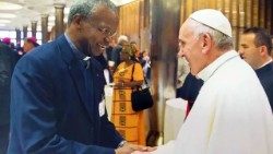 2022.11.29 Le Pape François avec le cardinal Richard Kuuia Baawobr