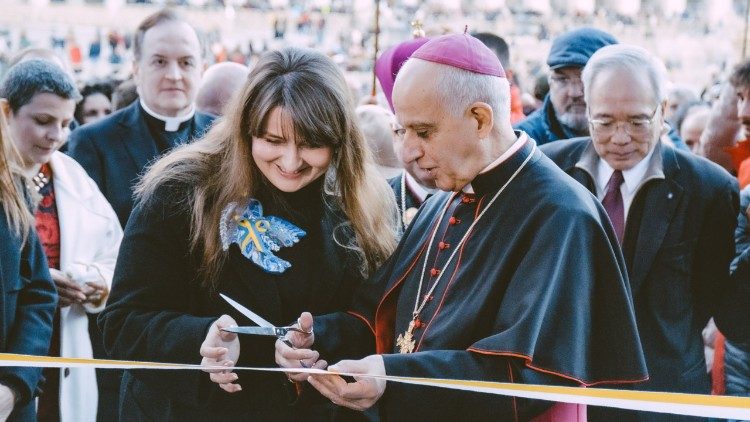 Kurienerzbischof Rino Fisichella bei der Eröffnung 2022