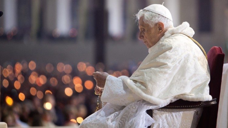 Benedetto XVI. bei einem Besuch in Fátima 