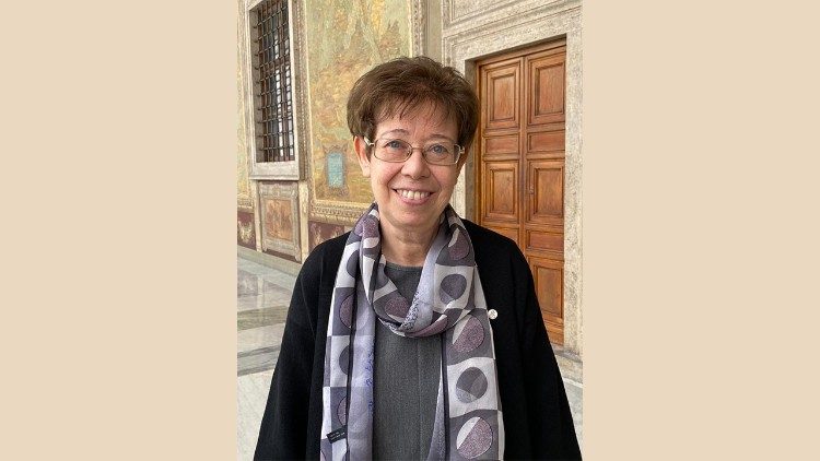 Francesca Di Giovanni, première femme à occuper le poste de sous-secrétaire pour le secteur multilatéral de la Section pour les relations avec les États et les organisations internationales de la Secrétairerie d'État.