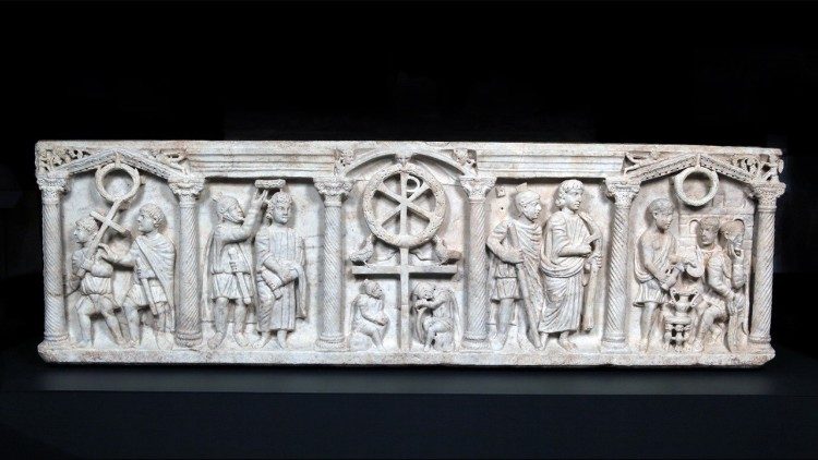 4. Sarcófago con escenas de la Pasión de Cristo (sarcófago con "columnas" (c. 340-350) © Museos Vaticanos