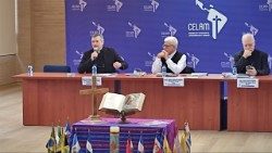 Monseñor Lucio Adrián Ruiz en la fase continental del sínodo en Latinoamericana