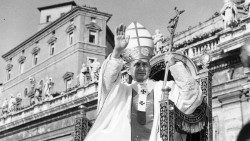 Em 8 de dezembro de 1965 São Paulo VI conclui o Concílio Vaticano II