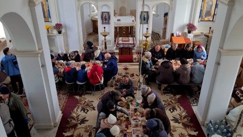 Em Beryslav, pequena igreja salva ucranianos da fome