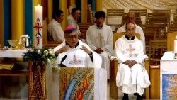 El obispo de Hong Kong Stephen Chow Sau-yan pronuncia la homilía en la Catedral del Santísimo Salvador de Pekín (20/4/2023)