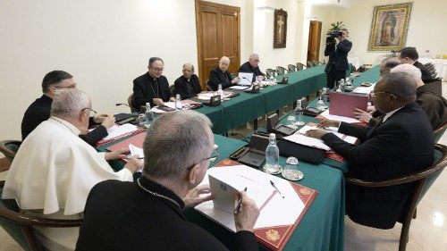 Papst berät mit seinem Kardinalsrat