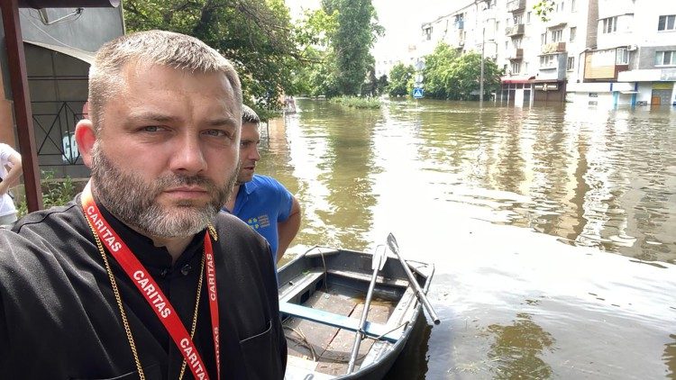 don Ivan Talaylo, direttore della sede della “Caritas Ucraina” a Kryvyi Rih