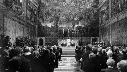 Setkání Pavla VI. s umělci v Sixtinské kapli