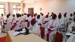 Bispos membros da Conferência Episcopal Nacional do Congo (CENCO), durante a Assembleia Plenária em Lubumbashi (RDC).