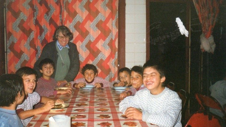 Centro di sostegno scolastico, La Rioja, 1997