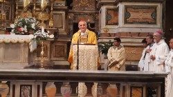 El cardenal Zuppi celebra la Santa Misa en la memoria litúrgica de San Agustín.