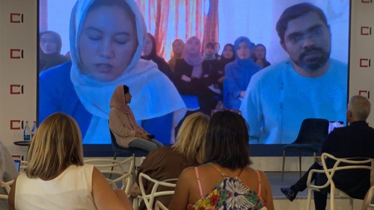 Il collegamento con l'Afghanistan durante la presentazione nello Spazio Cinematografo al Lido di Venezia