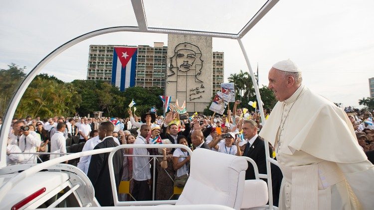 La conférence Pacem in Terris mardi 19 septembre coincide avec les huit ans du voyage du Pape à Cuba (19 au 28 septembre 2015). 