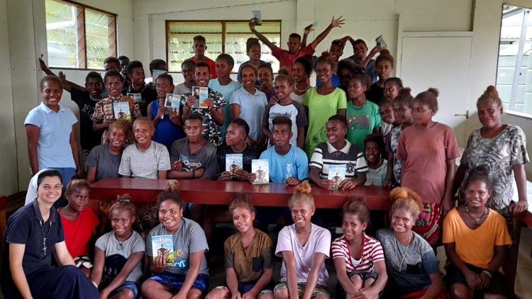 Sr. Veronika Ćibarić with Vincentian Marian Youth on Solomon Islands