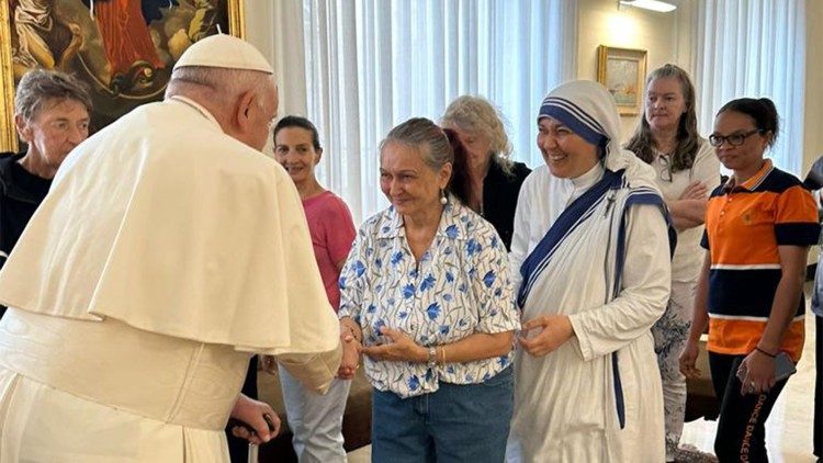 Pope Francis meets with poor women before traveling to Marseille