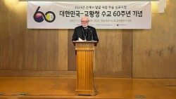 Monseñor Gallagher en el Simposio Académico en Seúl con motivo del 60 aniversario de las relaciones diplomáticas entre la Santa Sede y la República de Corea. 