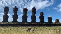 887 son los moáis distribuidos en toda Isla de Pascua, enormes esculturas antropomorfas ligadas a figuras ancestrales del pueblo Rapa Nui.