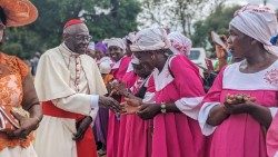 Kardinal Sarah bei seinem Besuch in Kamerun