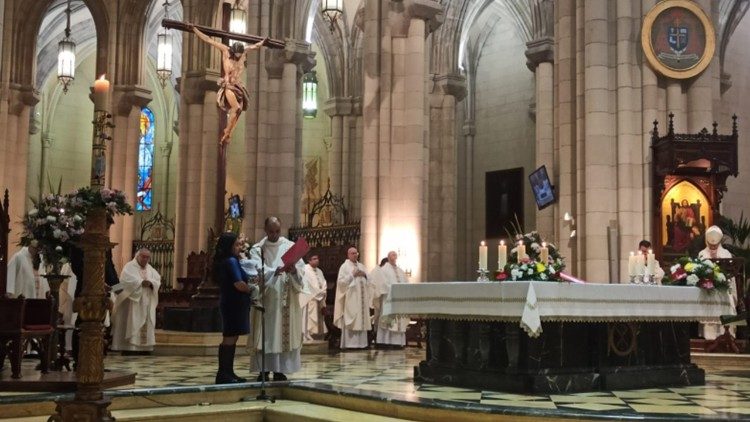 Un momento de la Misa en la Jornada por la Vida celebrada en la Catedral de la Almudena en Madrid