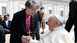 El Papa saluda a Kristina Kühnbaum-Schmidt, presidenta del Comité Nacional Alemán de la Federación Luterana Mundial