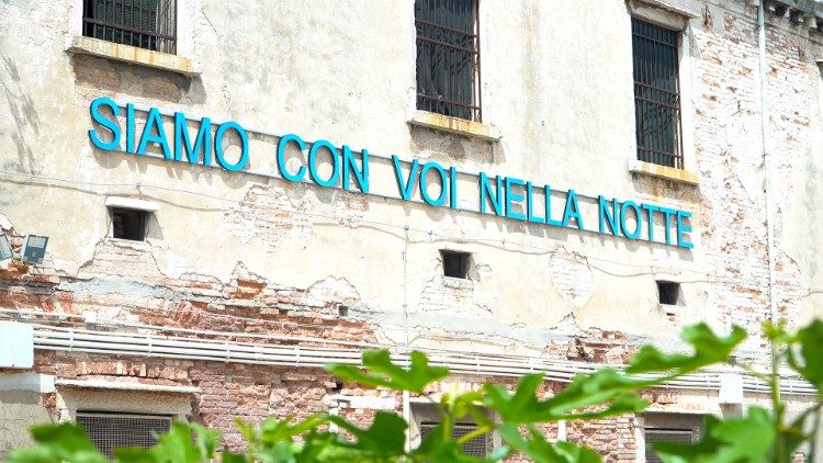 Pavilon Svatého stolce na benátském Bienale v ženské věznici Giudecca
