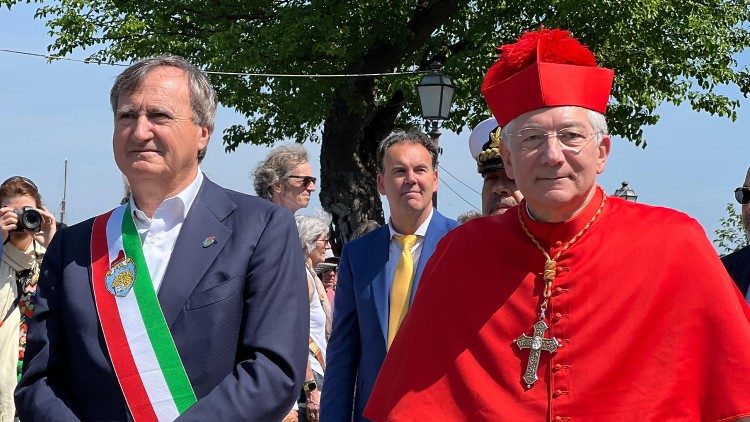 Il sindaco Brugnaro con il patriarca di Venezia Moraglia