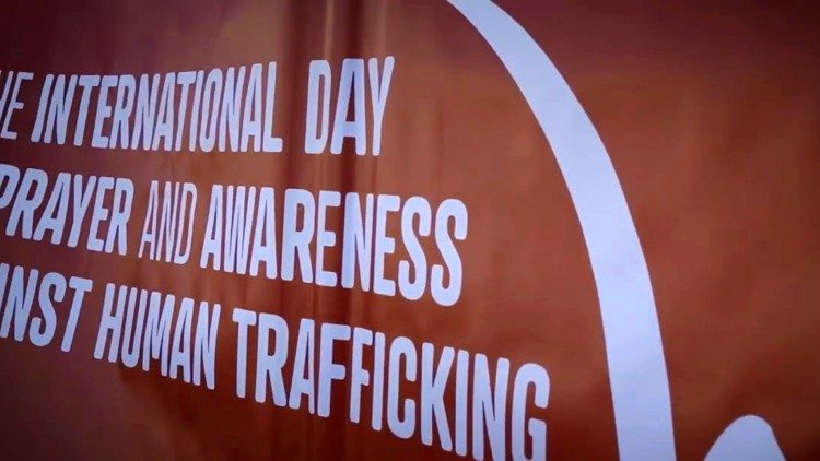Lo striscione per promuovere la Giornata mondiale dell'8 febbraio contro la tratta