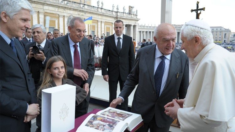Antonio Paolucci com o Papa Bento XVI