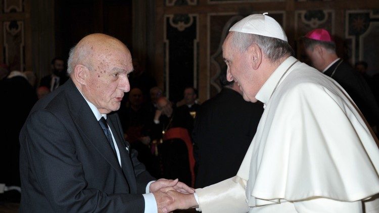 Antonio Paolucci com o Papa Francisco