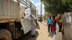 Vom WFP zu Verfügung gestellte Nahrung wird im Sudan verteilt