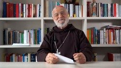 Le cardinal Cantalamessa dans une vidéo sur les méditations de Carême.  