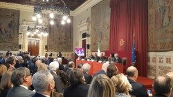 Kardinal Pietro Parolin nahm an der Präsentation des „Manifesto Dignitas Curae“ im Palazzo Montecitorio in Rom teil