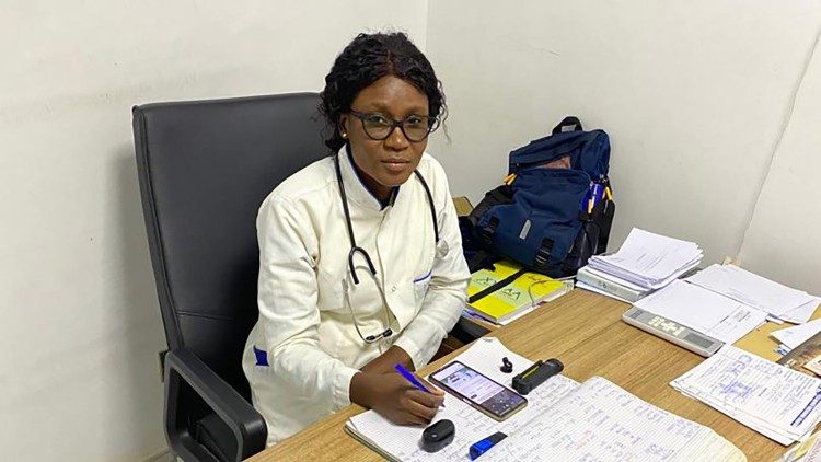Docteur Aimée Bibatou, endocrinologue, diabétologue et nutritionniste camerounaise, qui exerce actuellement à Dakar, au Sénégal