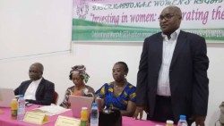 Session sur les efforts en faveur des femmes au Cameroun. 