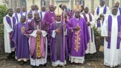 Les évêques de la Province ecclésiastiques de Douala, au Cameroun, à l’occasion de la première session ordinaire annuelle de leur Conférence, du 3 au 6 mars 2024 à Edéa.