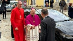 Le cardinal François Bustillo et Mgr Edgar Peña Parra