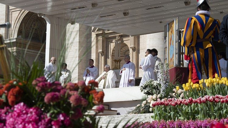 Decorazioni floreali, Messa di Pasqua del 9 aprile 2023