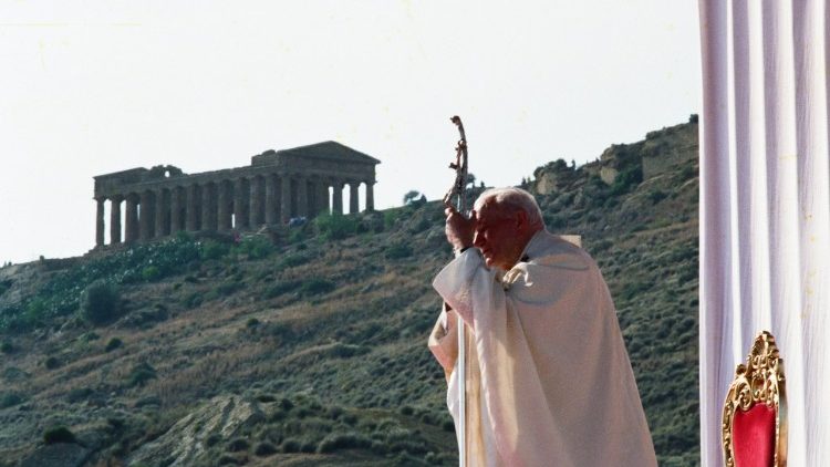 Giovanni Paolo II nella Valle dei Templi ad Agrigento