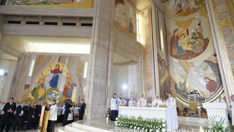 Le Pape François en Pologne lors d'une messe au sanctuaire Saint-Jean-Paul II de Cracovie, avec les prêtres, les religieux et les séminaristes, le 30 juillet 2016. 