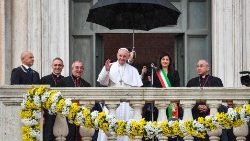 Papež Frančišek je 26. marca 2019 obiskal Kapitolski grič. Takrat je bila županja Rima Virginia Raggi.