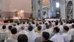 Misa en San Pedro en el 10º aniversario de la canonización de Juan Pablo II y Juan XXIII