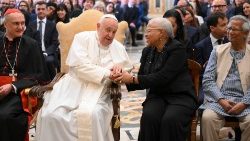Az emberi testvériségről tartott vatikáni világtalálkozó résztvevőit fogadta a pápa