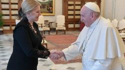 Papež František při setkání se slovenskou prezidentkou v říjnu roku 2022