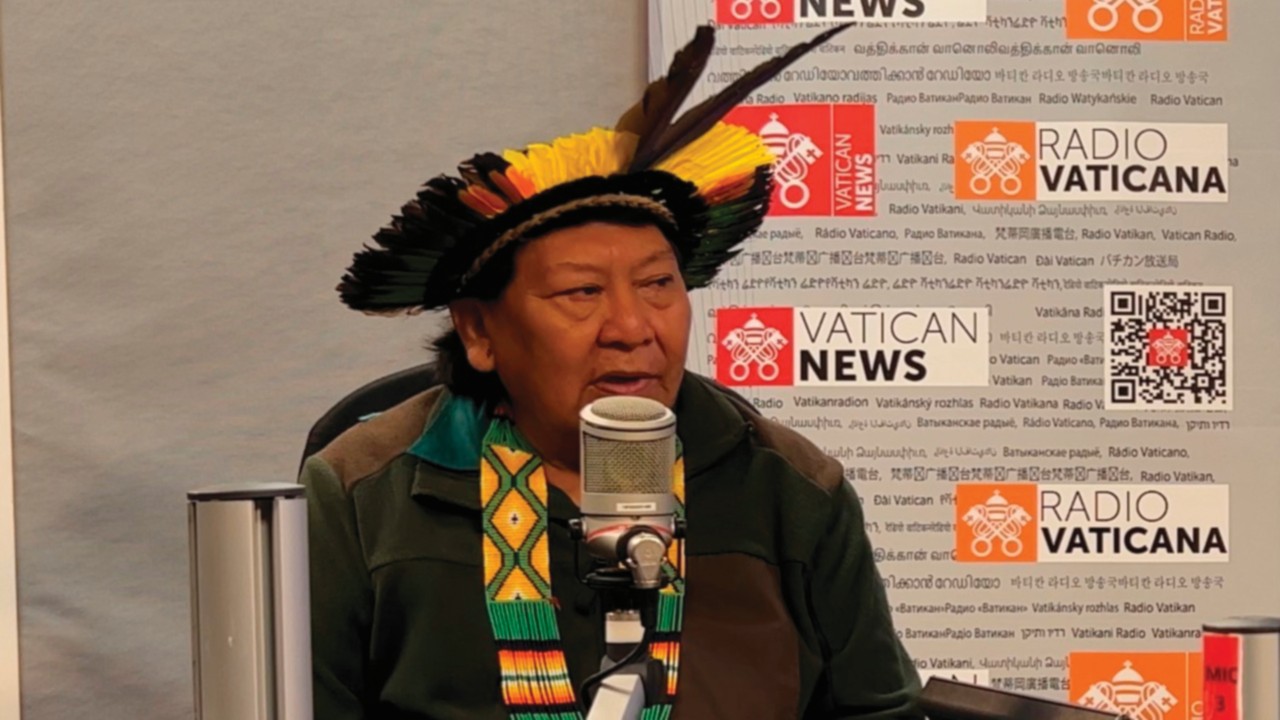  Davi Kopenawa  e o seu compromisso pela causa  dos povos indígenas da Amazónia  POR-016