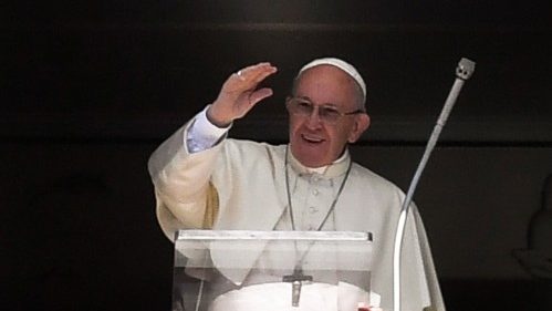 Papa: cristiani si impegnino nel sociale senza contrapporre Dio e Cesare