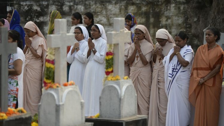 Indische Schwestern beim Gebet