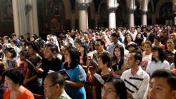 Christen beim Weihnachtsgottesdienst in Jakarta