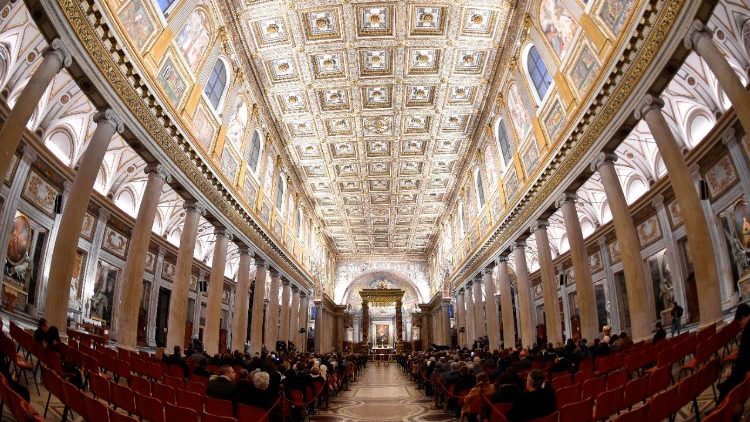 Im Inneren der Basilika Santa Maria Maggiore