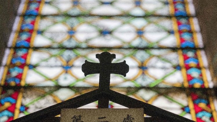 Un vitrail dans une église de Pékin.
